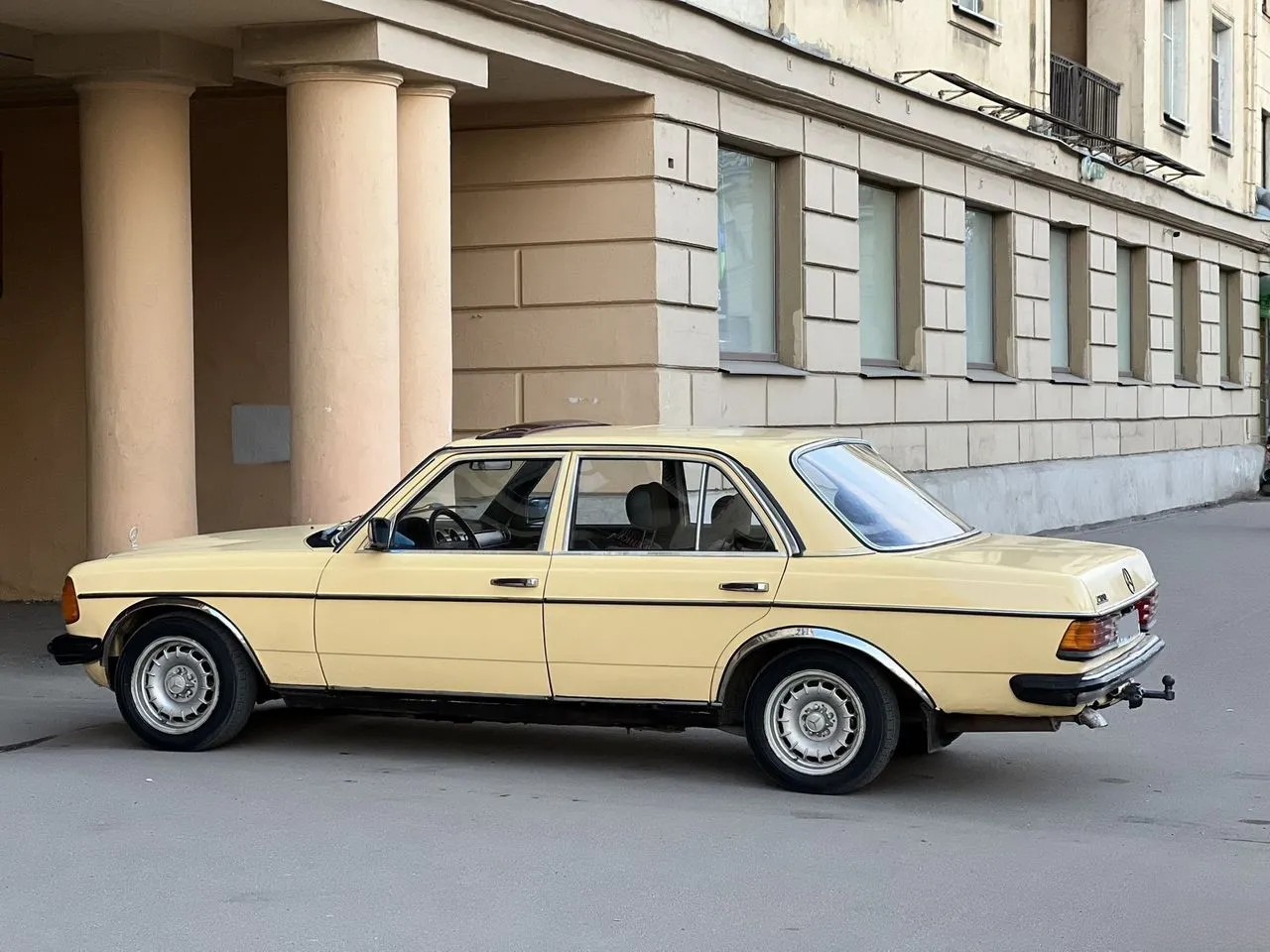 Mercedes-Benz W123 2.4 MT — фото 13